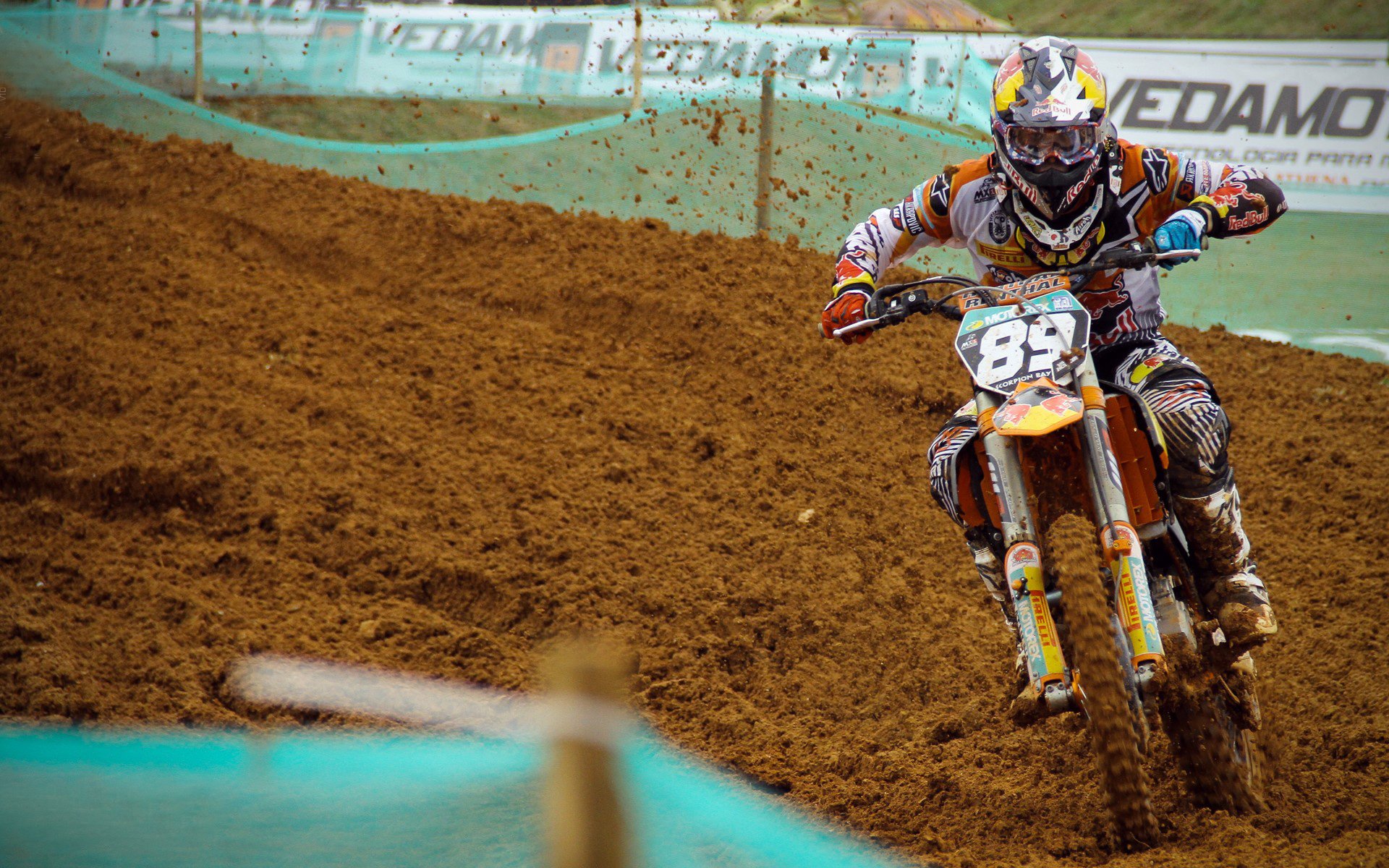 14场造12球!巴萨3-1完胜,拉什福德再进球,当选西甲官方最佳,巴萨后腰引援